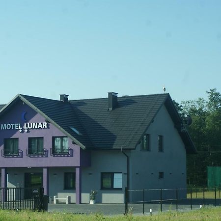 Motel Lunar Oswiecim Bagian luar foto