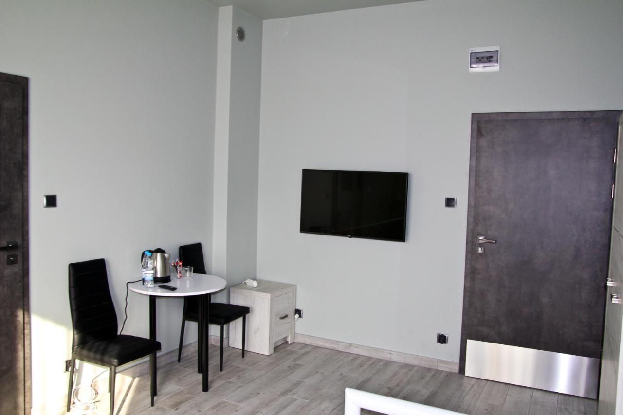 Motel Lunar Oswiecim Bagian luar foto