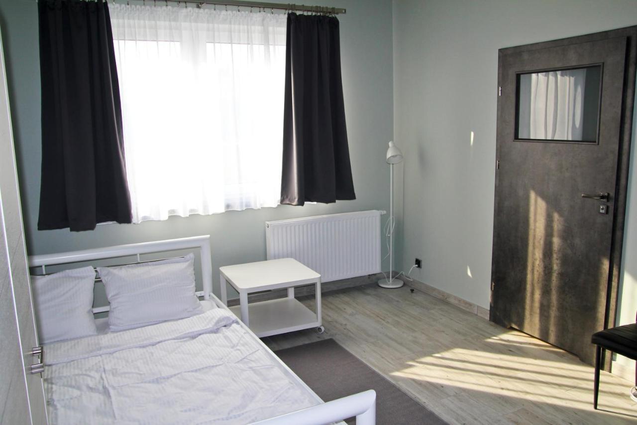 Motel Lunar Oswiecim Bagian luar foto