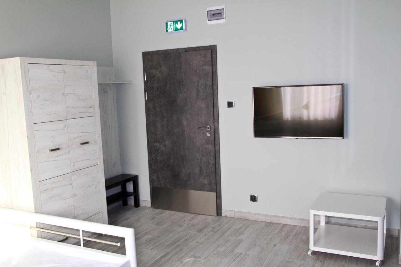 Motel Lunar Oswiecim Bagian luar foto