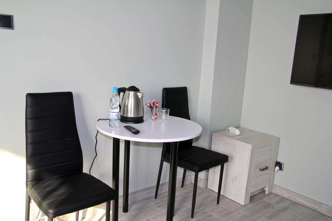 Motel Lunar Oswiecim Bagian luar foto